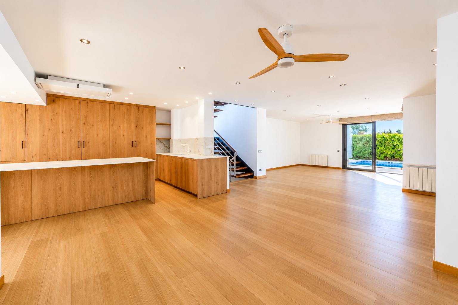 living - 354m² house / villa with 387m² garden for sale in Vallpineda - gallery thumbnail - 10