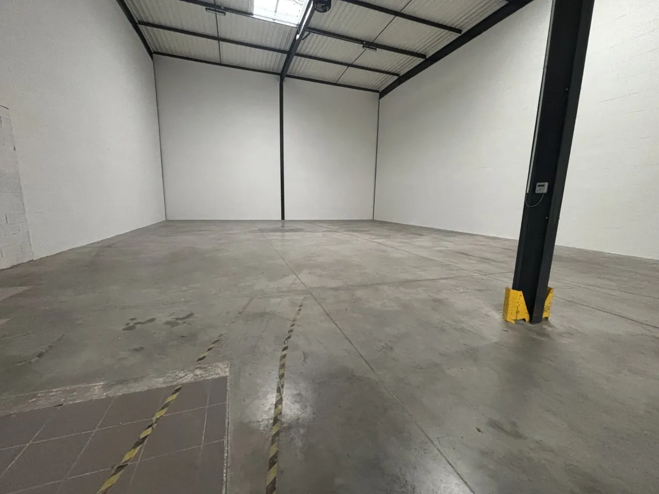 logistics - Activités / Bureaux À Louer - gallery - 2