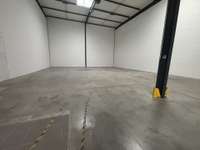 logistics - Activités / Bureaux À Louer - gallery thumbnail - 2