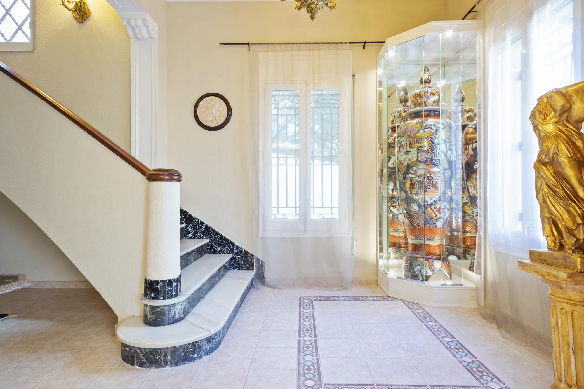 living - 550m² house / villa for sale in Horta-Guinardó, Barcelona - gallery - 5