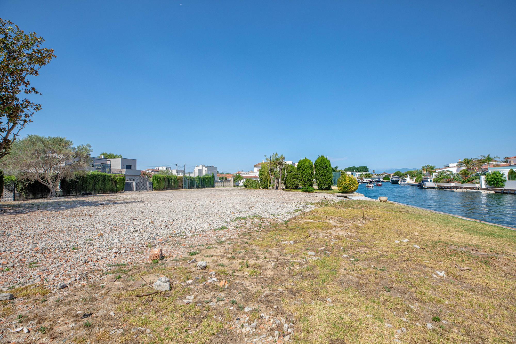 living - 500m² plot for sale in Empuriabrava, Costa Brava - gallery thumbnail - 9