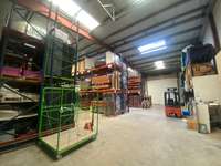 logistics - Activités / Bureaux À Louer - gallery thumbnail - 2