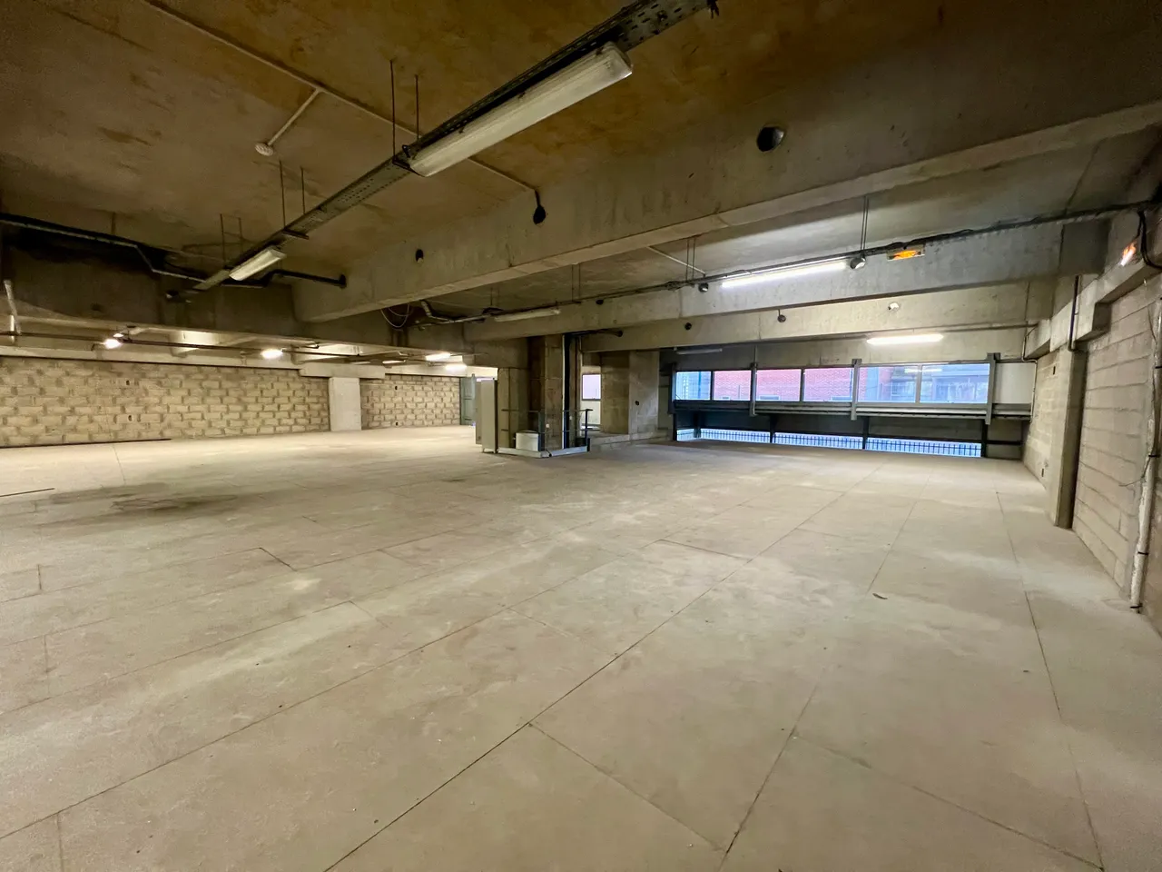 logistics - Light Industrial Premises / Offices For Rent - gallery - 9