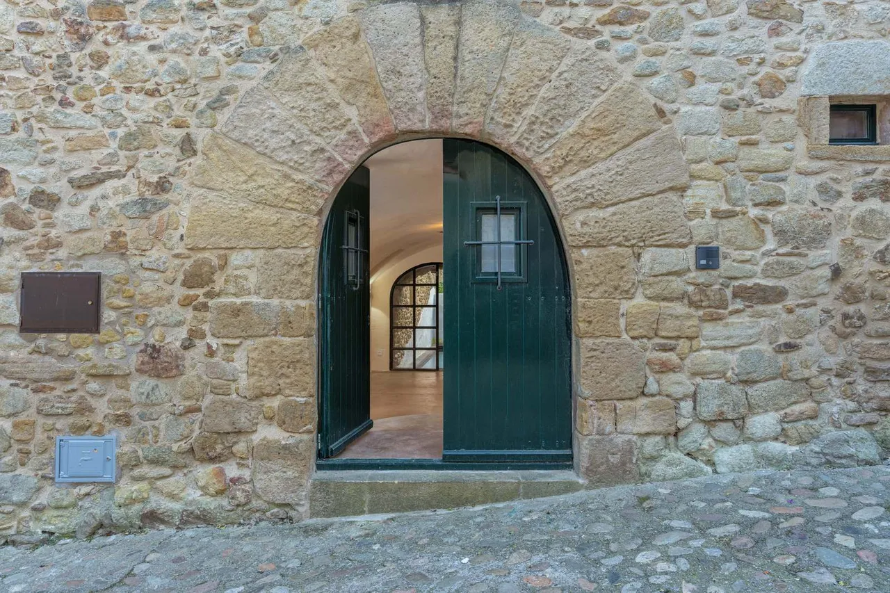 living - Casa rural de 355m² en venta en Baix Empordà, Girona - gallery - 5