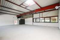 logistics - Activités / Bureaux À Louer - gallery thumbnail - 3