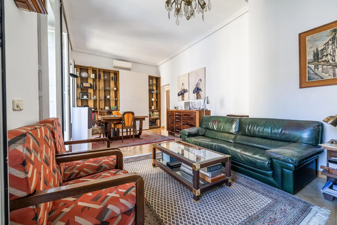 living - Piso de 81m² en venta en Malasaña, Madrid - gallery - 2
