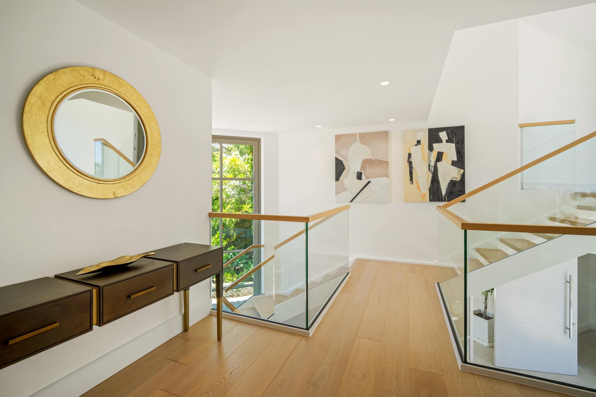 living - Casa / villa de 1,411m² con 761m² terraza en venta en Nueva Andalucía - gallery thumbnail - 10