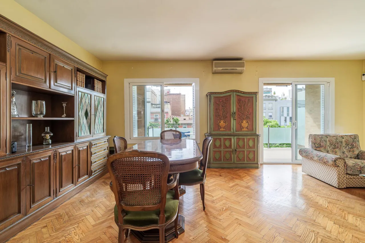 living - 160m² apartment with 18m² terrace for sale in Eixample Left - gallery - 3