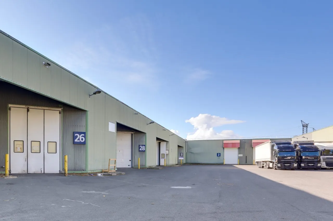 logistics - Light Industrial Premises / Offices For Rent - gallery - 2