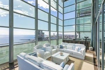 living - Ático de 150m² con 83m² terraza en venta en Diagonal Mar - featured