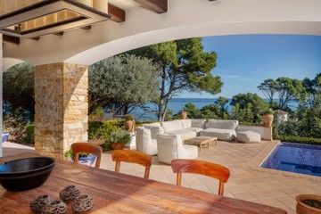 living - 322m² house / villa for sale in Sa Riera, Costa Brava - featured