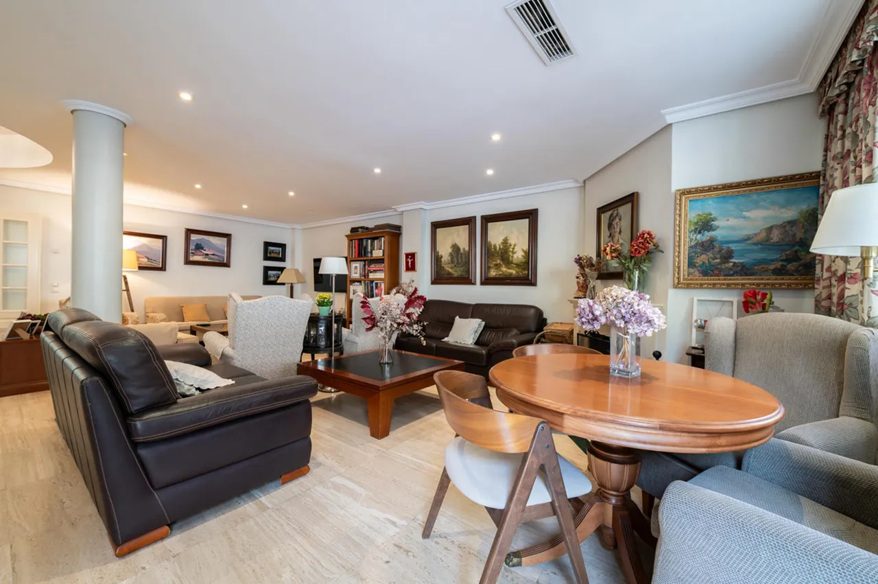 living - 487m² house / villa for sale in Conde de Orgaz and Piovera - gallery - 6