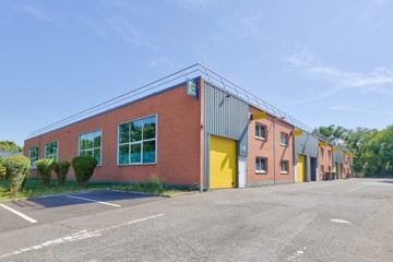 logistics - Local d’activités À Louer - featured