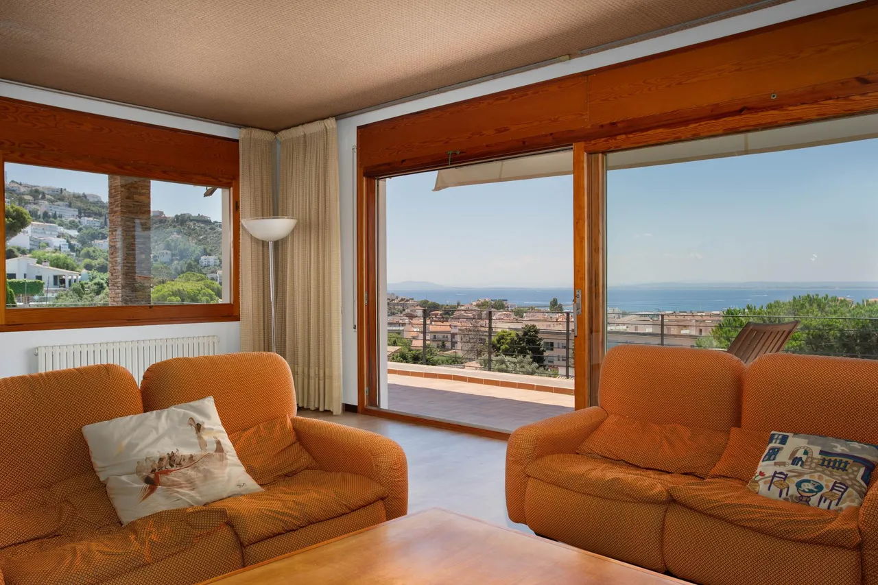 living - Casa / villa de 704m² en venta en Bahía de Rosas - gallery - 7
