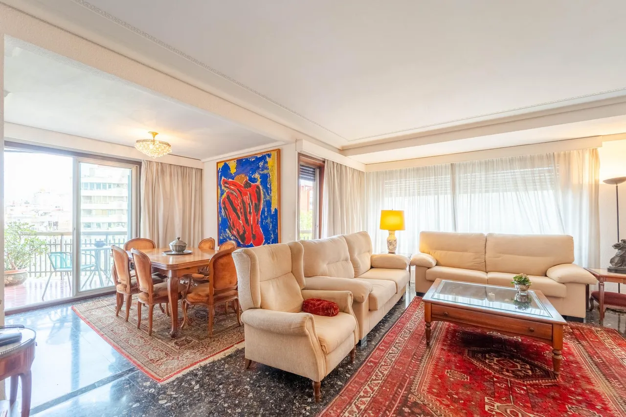 living - 168m² apartment with 9m² terrace for sale in Gran Vía - gallery - 8