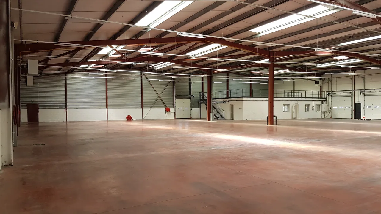 logistics - Activités / Bureaux À Louer - gallery - 10