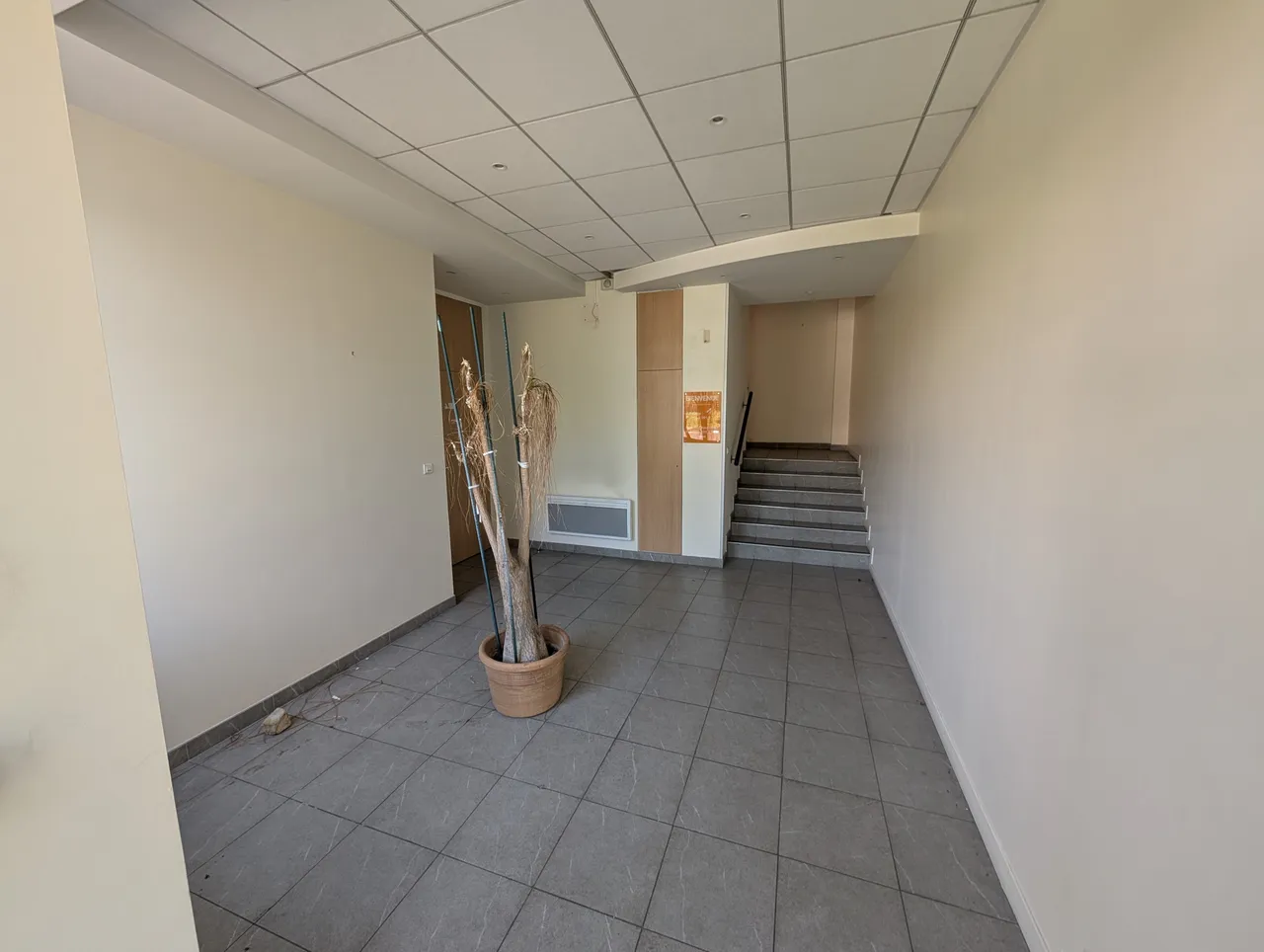 logistics - Light Industrial Premises / Offices For Rent - gallery - 5