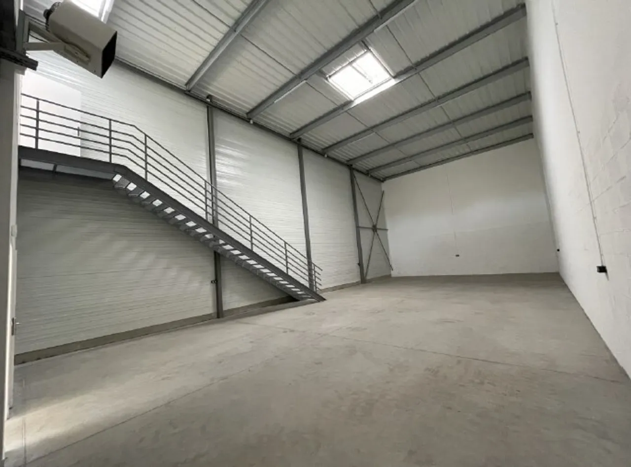 logistics - Light Industrial Premises / Offices For Rent - gallery - 6