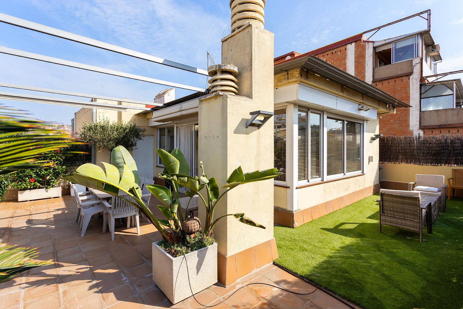 living - 166m² penthouse with 84m² terrace for sale in Sagrada Família - gallery thumbnail - 9