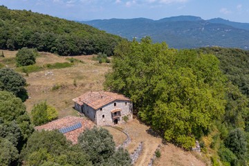 living - Casa rural de 2,979m² en venta en La Garrotxa, Girona - featured