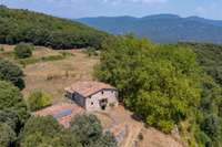 living - Casa rural de 2,979m² en venta en La Garrotxa, Girona - gallery thumbnail - 1