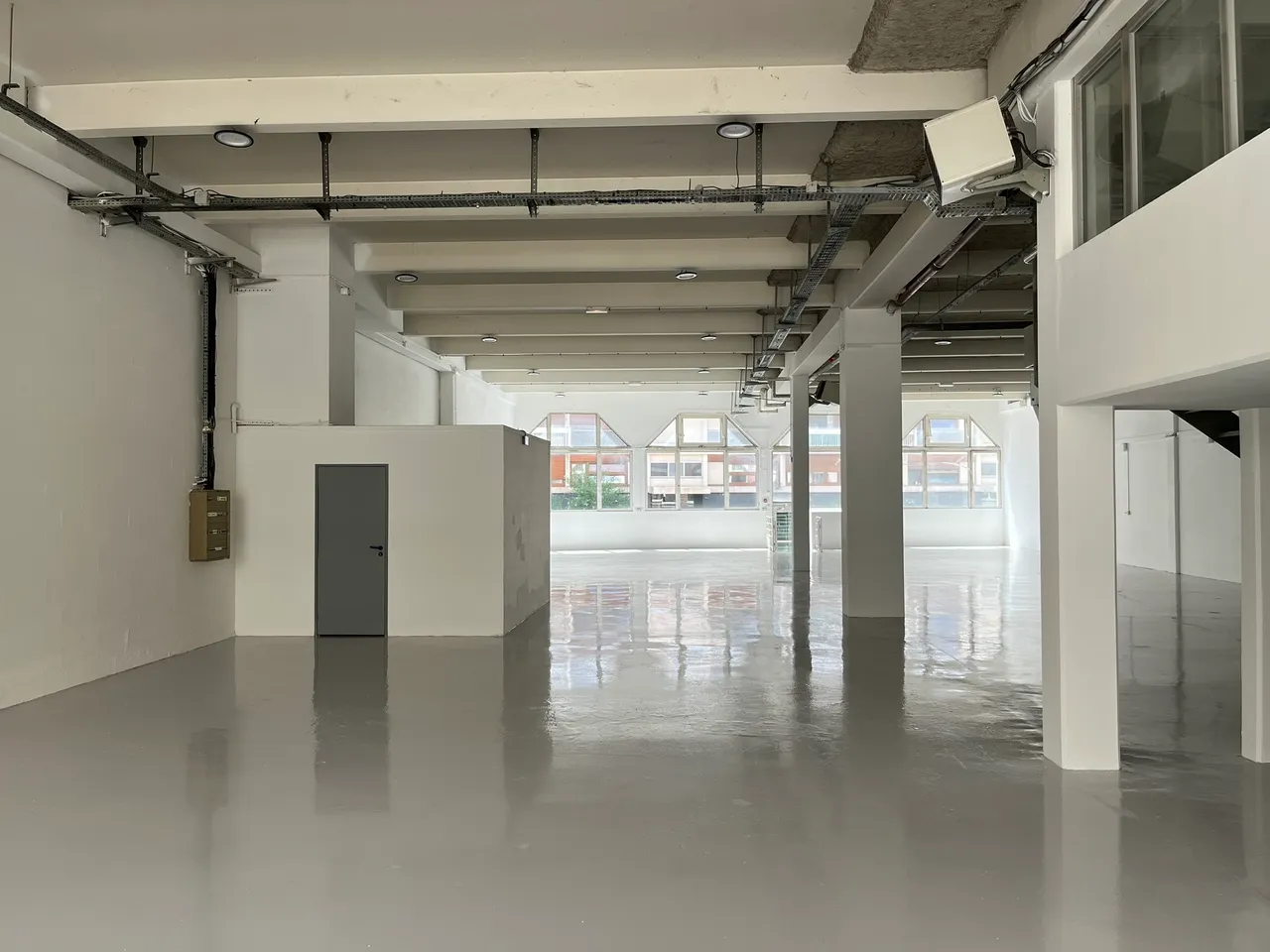 logistics - Warehouse / Offices For Rent - gallery - 3