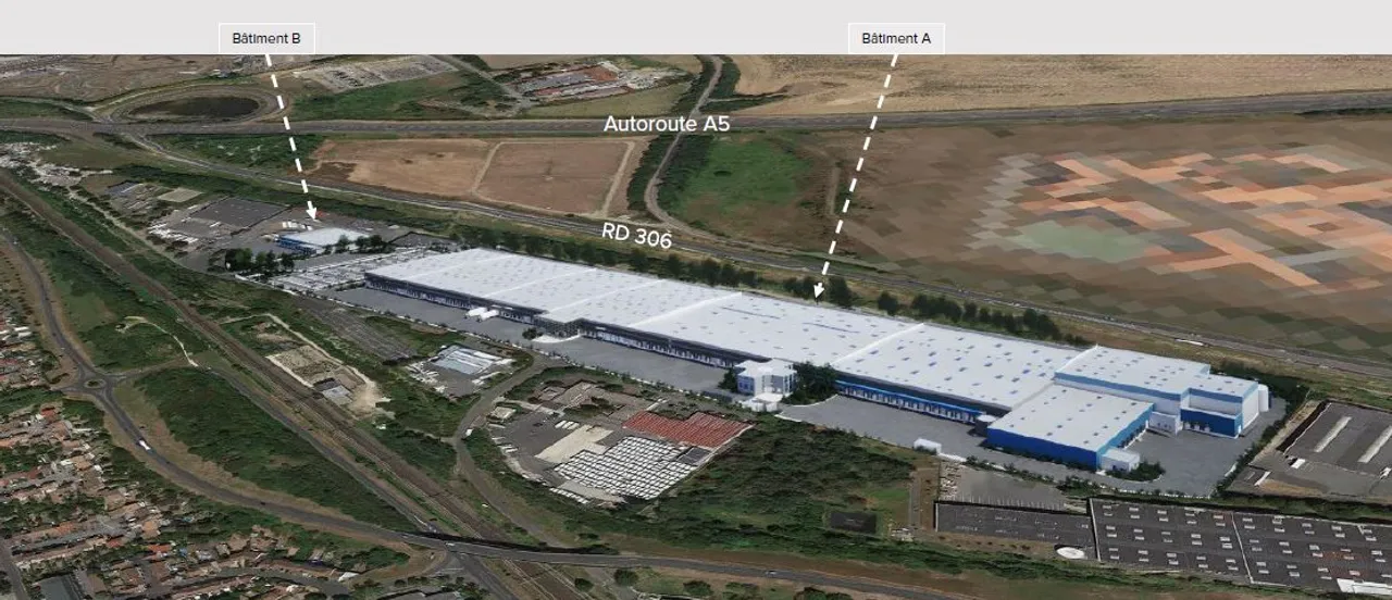 logistics - Logistics Warehouse For Rent - gallery - 2