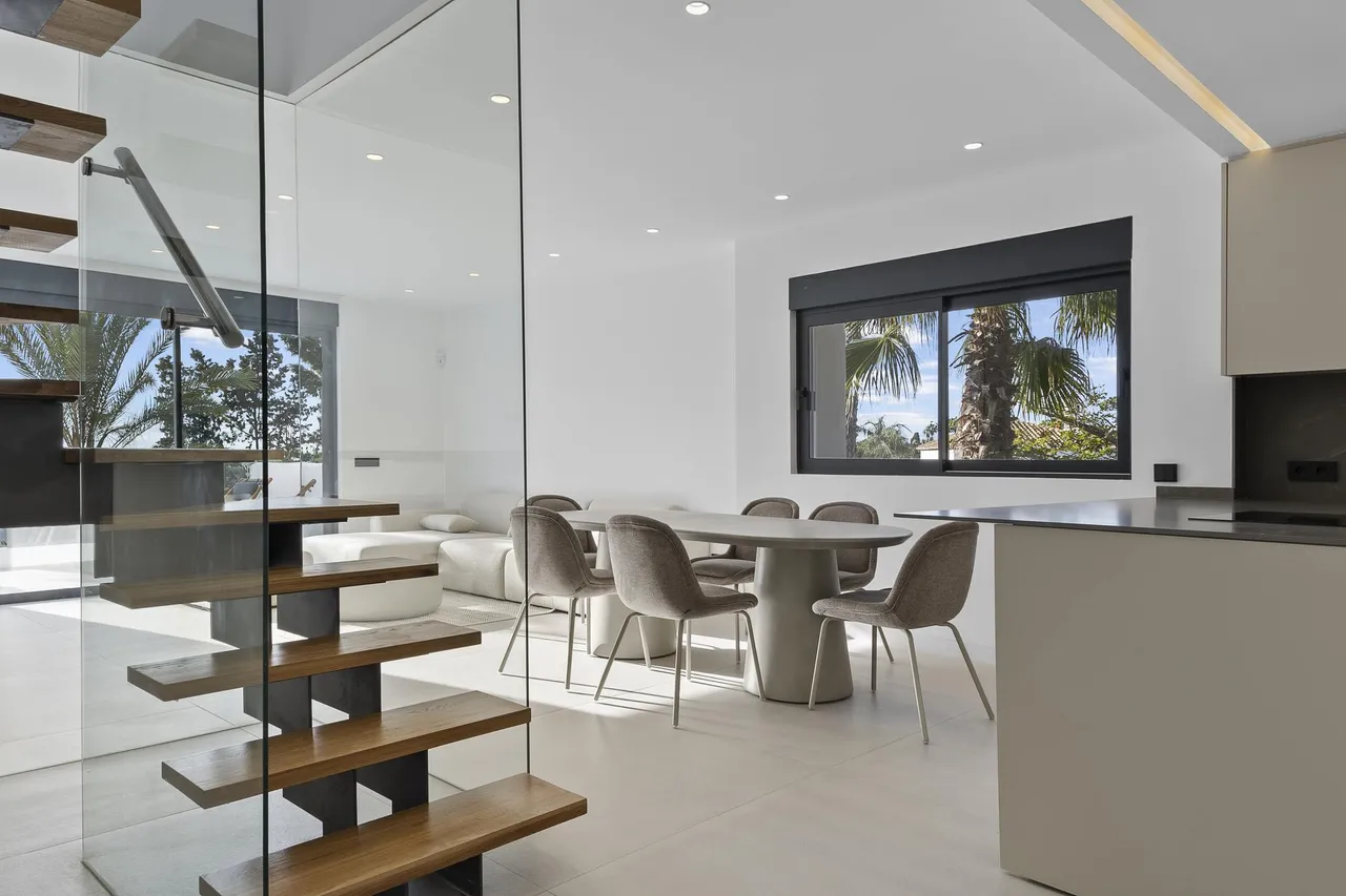 living - Golden Hills - Villas y áticos contemporáneos en El Paraíso, Estepona - gallery - 3