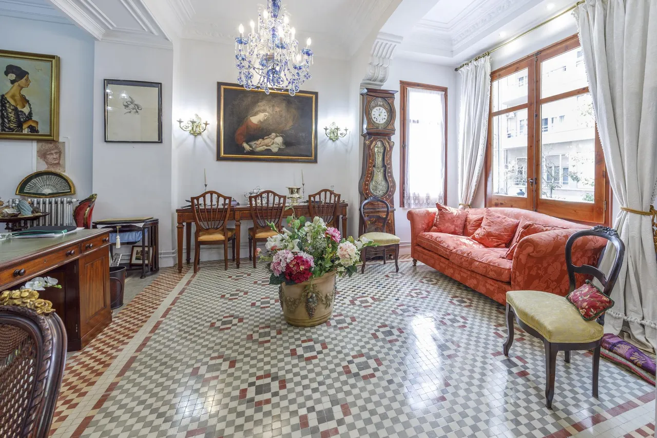 living - 165m² apartment with 10m² terrace for sale in Gran Vía - gallery - 2