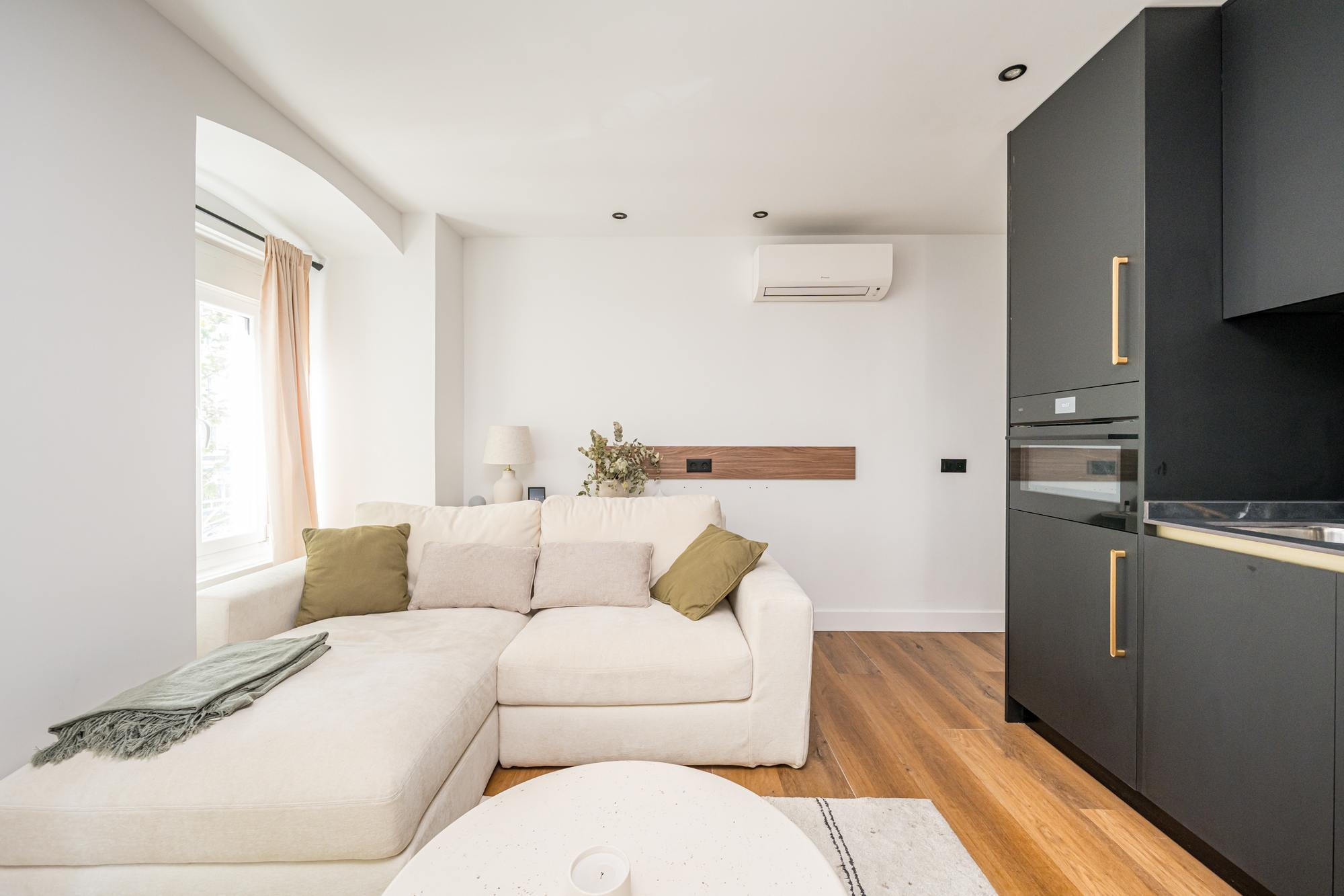 living - 66m² apartment for sale in Ríos Rosas, Madrid - gallery - 3
