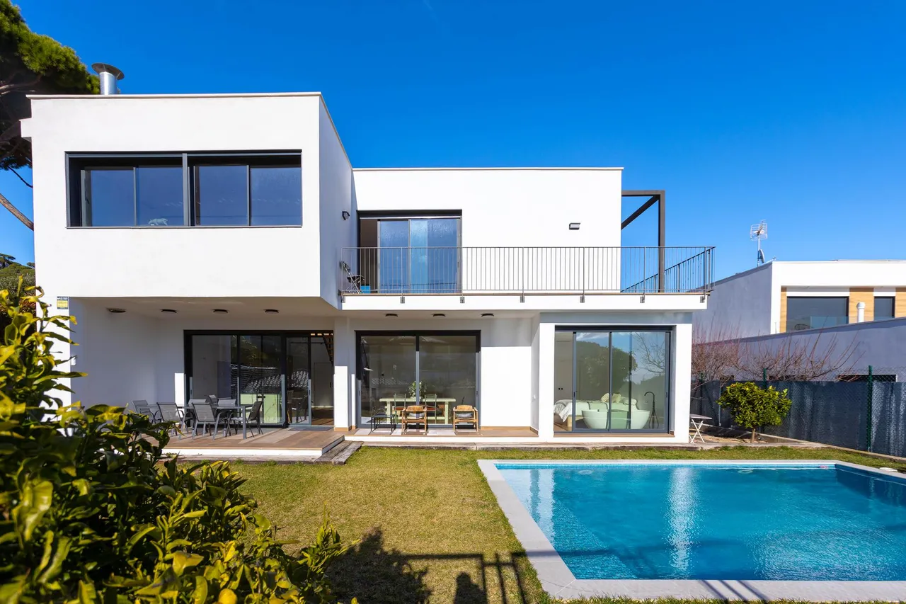 living - 382m² house / villa for sale in Premià de Dalt, Barcelona - gallery - 5