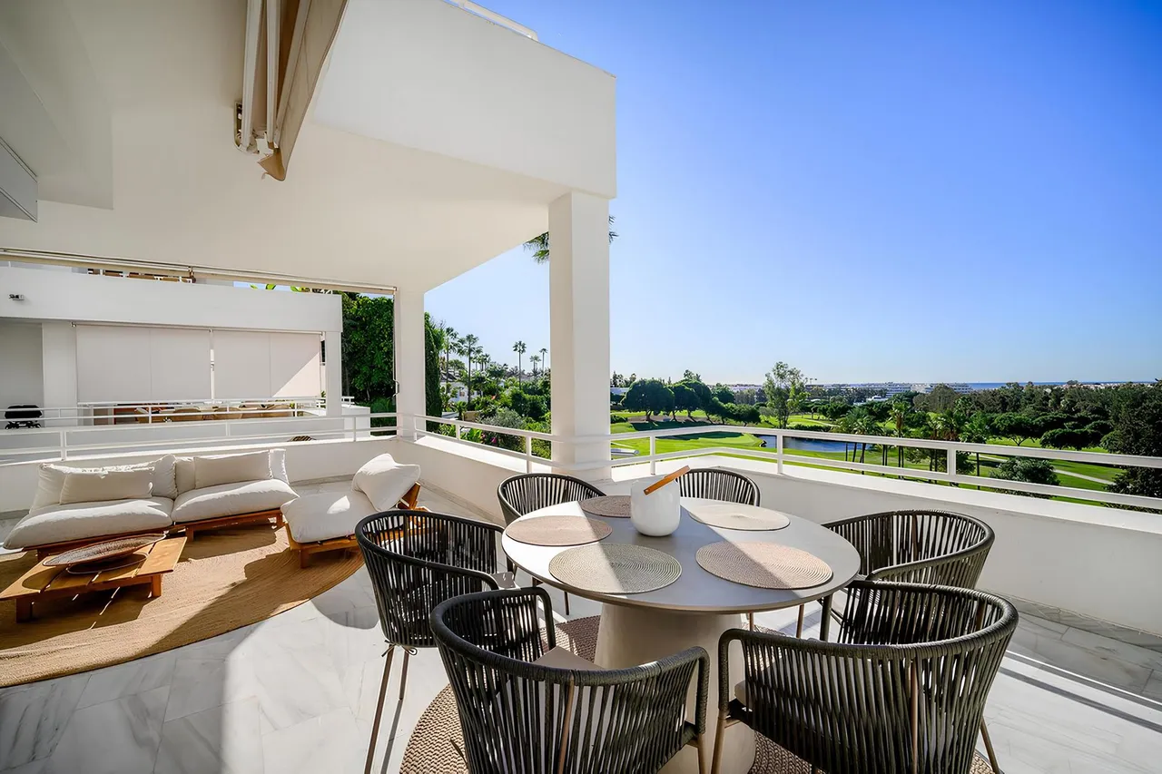 living - Piso de 125m² con 102m² terraza en venta en Nueva Andalucía - gallery - 3