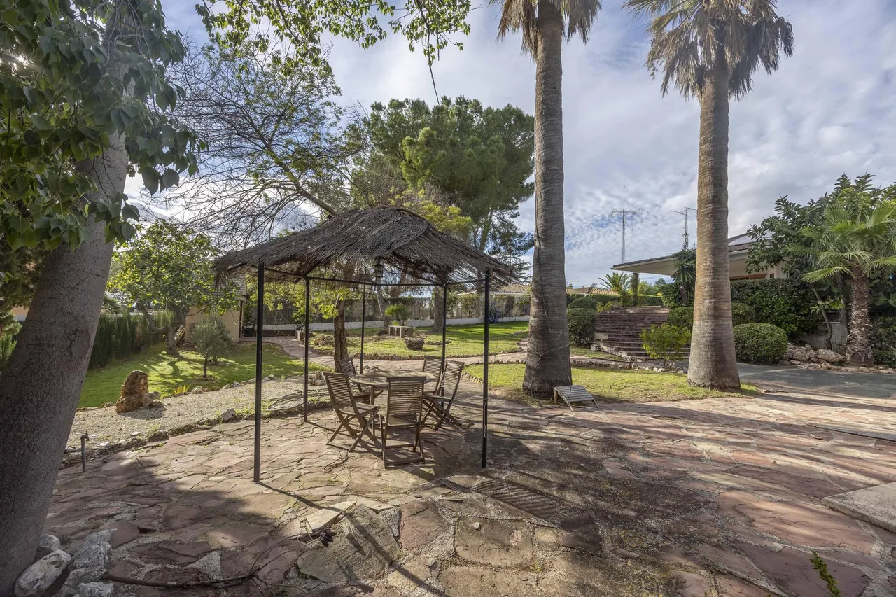 living - 527m² house / villa for sale in La Cañada, Valencia - gallery - 3