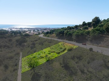 living - Parcela de 1,232m² en venta en Premià de Dalt, Barcelona - featured