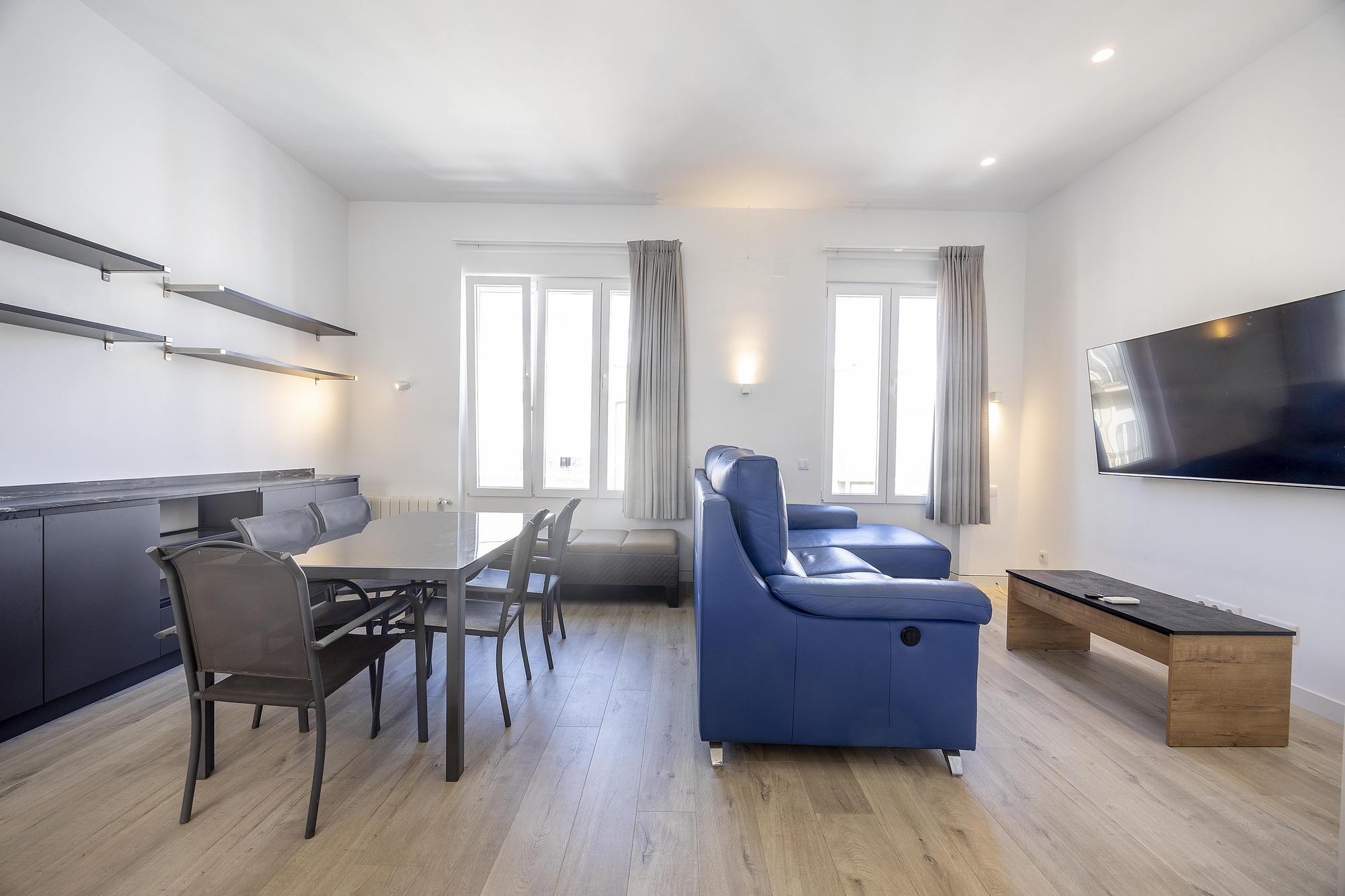 living - Piso de 107m² en alquiler en Ruzafa, Valencia - gallery thumbnail - 2