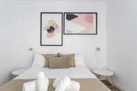 living - Piso de 55m² en alquiler en Sol, Madrid - gallery thumbnail - 3