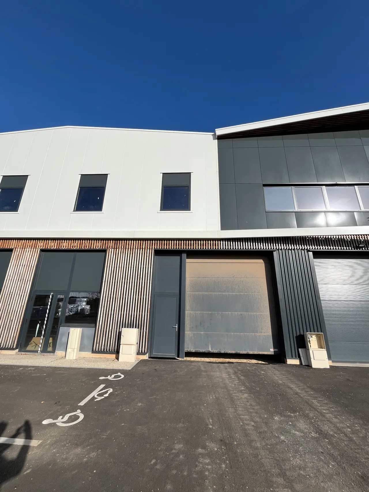 logistics - Light Industrial Premises / Offices For Sale - gallery - 6