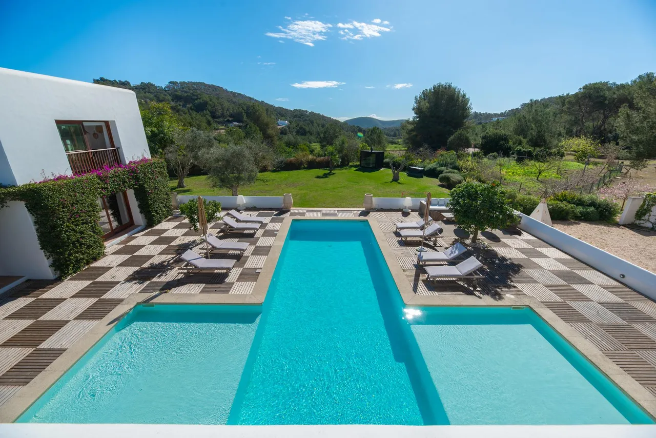 living - Casa / villa de 890m² en venta en Santa Eulalia - gallery - 4