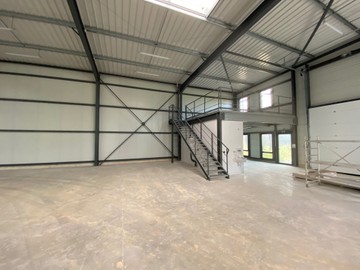 logistics - Light Industrial Premises / Offices For Rent - featured