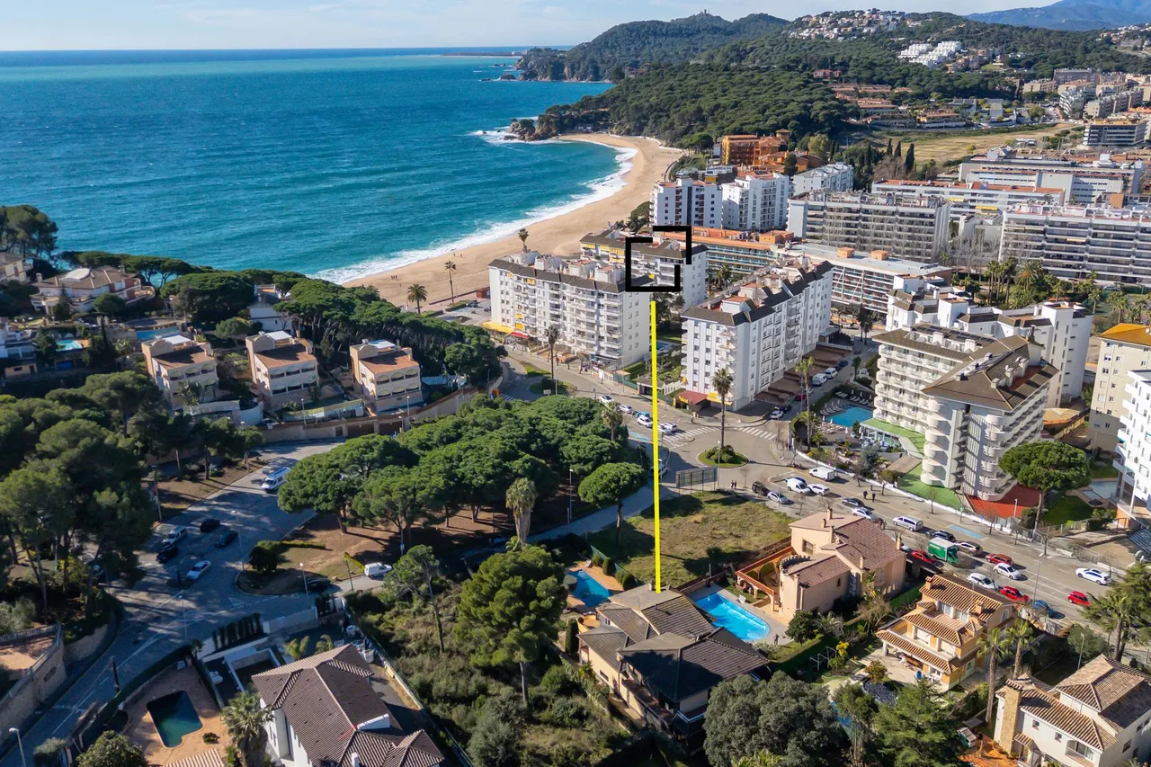 living - 584m² house / villa for sale in Lloret de Mar, Costa Brava - gallery - 2