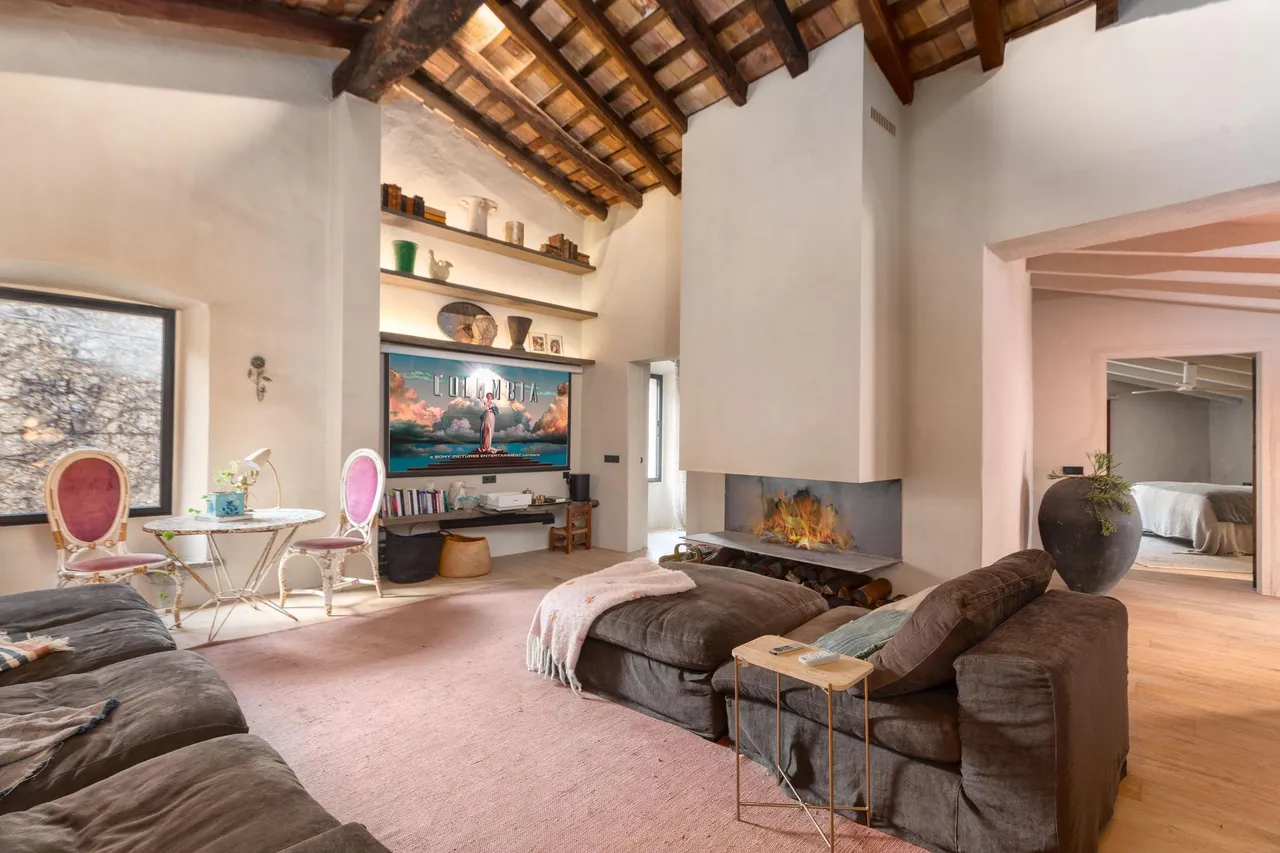 living - 374m² masia for sale in Alt Empordà, Girona - gallery - 5