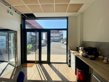 office - Services / Showroom À Louer - featured