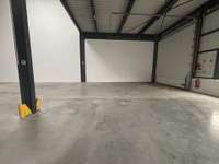 logistics - Activités / Bureaux À Louer - gallery thumbnail - 3