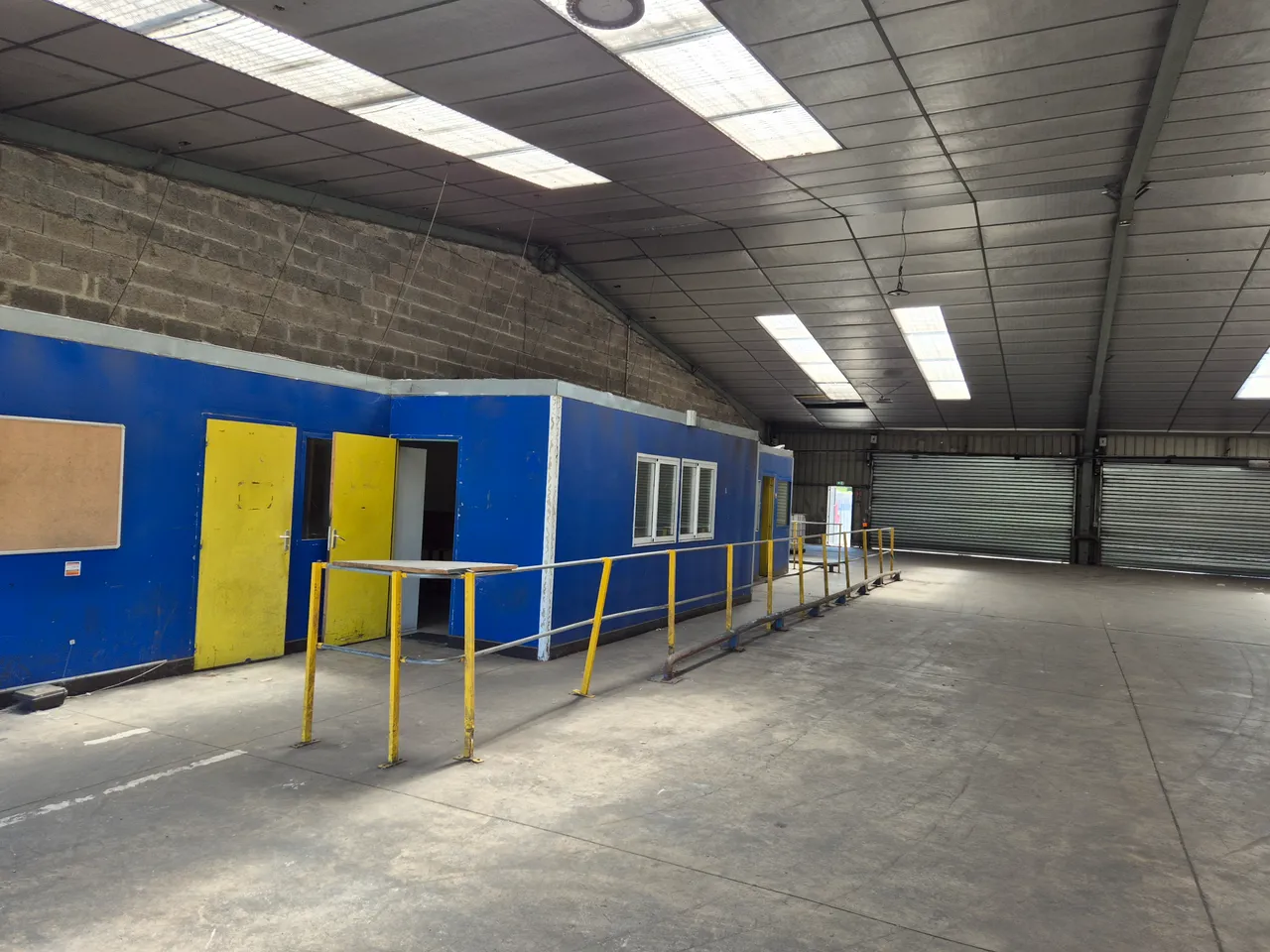 logistics - Warehouse / Offices For Rent - gallery - 2