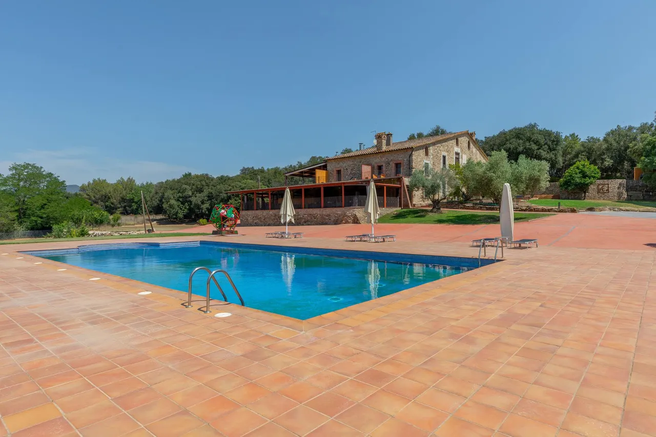 living - Casa rural de 1,779m² en venta en El Gironés, Girona - gallery - 7
