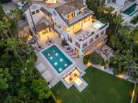 living - 965m² house / villa with 177m² terrace for sale in Nueva Andalucía - gallery thumbnail - 2