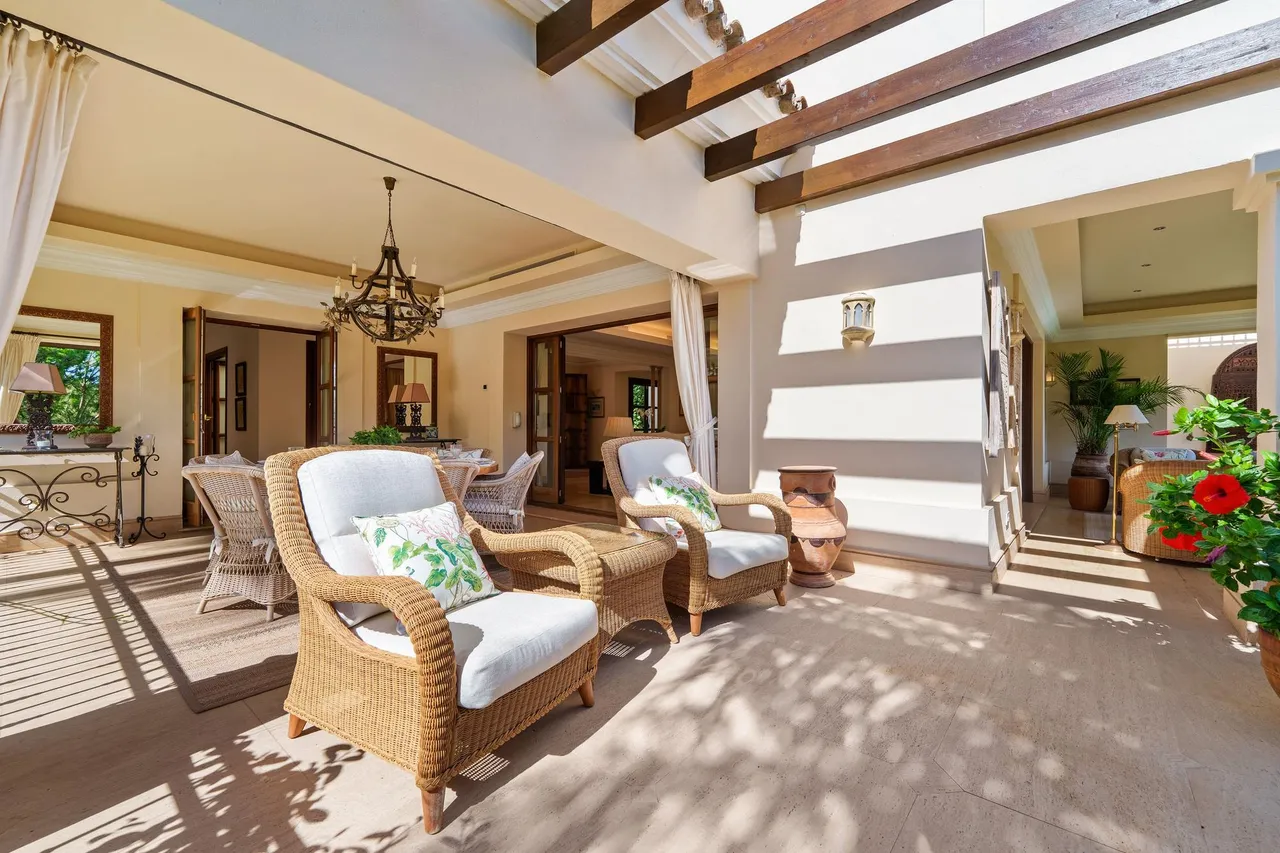 living - Casa / villa de 712m² con 133m² terraza en venta en Milla de Oro - gallery - 6