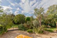 living - Casa rural de 695m² en venta en Baix Empordà, Girona - gallery thumbnail - 9
