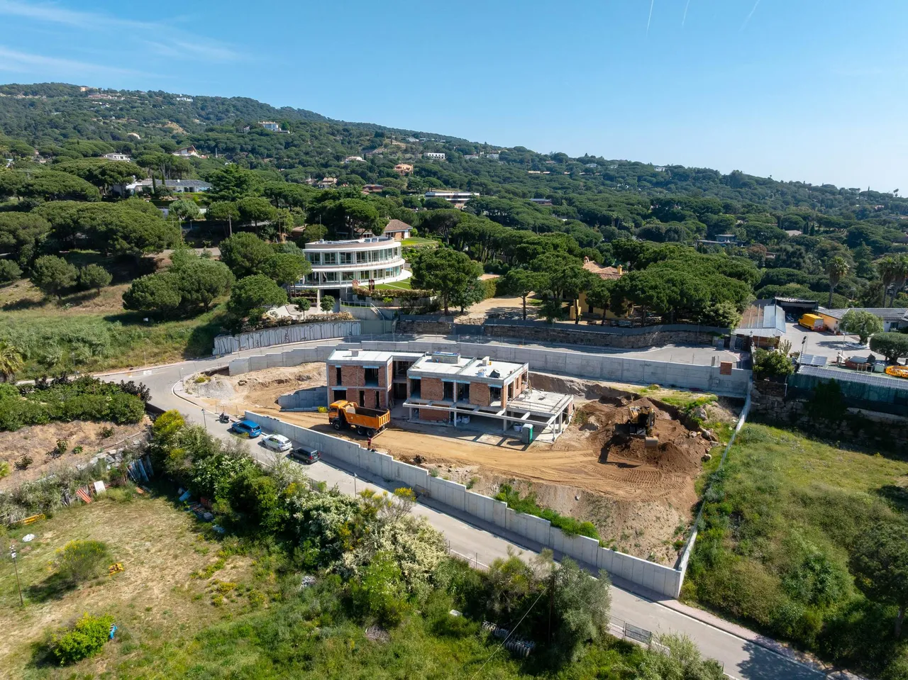 living - 800m² house / villa for sale in Sant Andreu de Llavaneres - gallery - 3