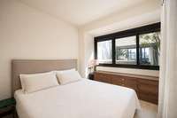 living - Ático de 84m² con 67m² terraza en venta en Eixample Derecho - gallery thumbnail - 4